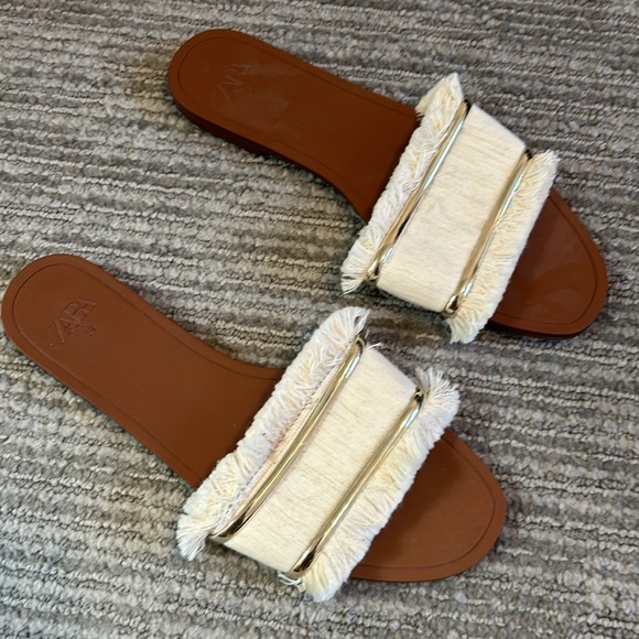 ZARA flat Sandals with Finger Off White - Picture 5 of 6